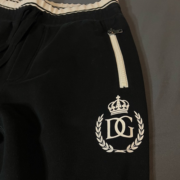 Dolce & Gabbana jogging pants with embossed tag - Picture 2 of 8